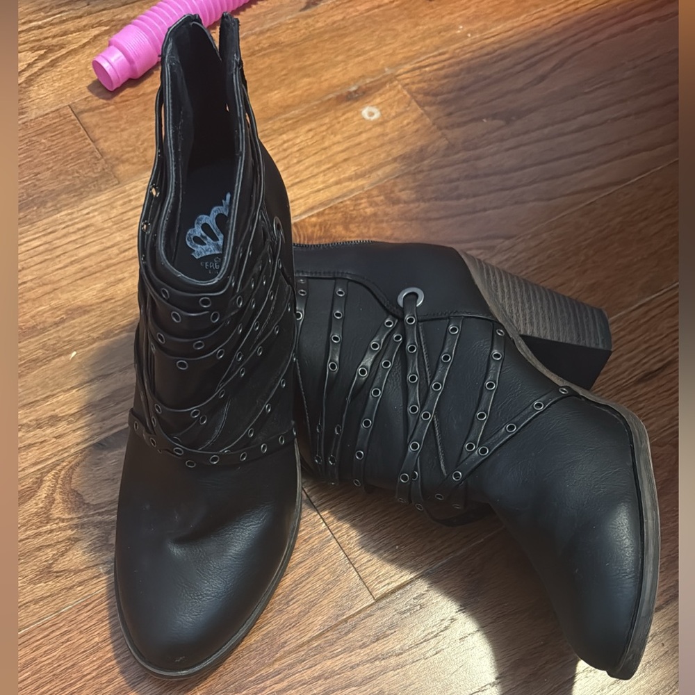 Fergalicious Fergy Windy Stylish Black Ankle Boots